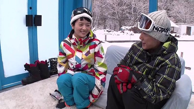 向井藍 マジックミラー号 ナンパ待ち 真正中出し編 in ゲレンデ - サンプル画像 - 1