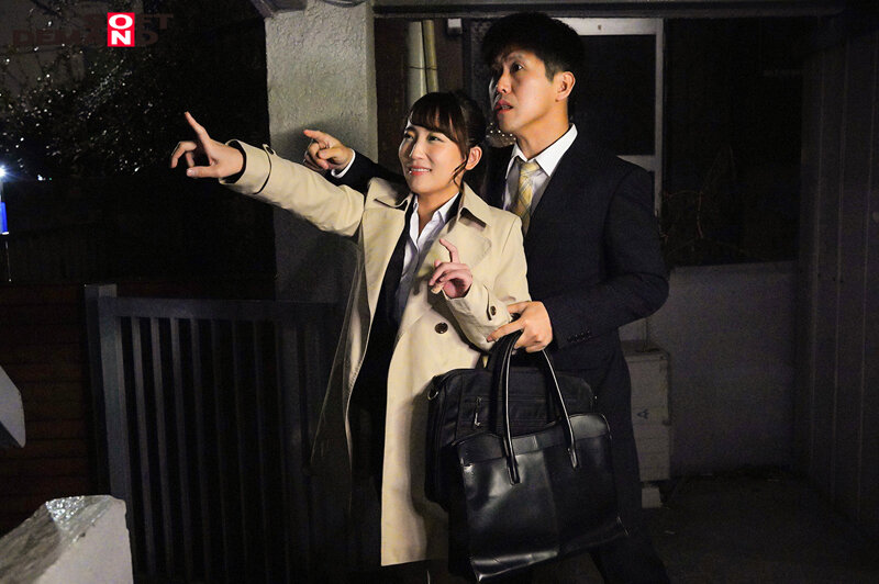 「終電ないならうちのシェアハウスに泊まりなよ」会社先輩のシェアハウスで始発を待つことにしたけど住んでいる人たちは、ノーパンノーブラ部屋着の無防備な格好！思わず勃起したら朝まで精子を搾り取られた。 - サンプル画像 - 2