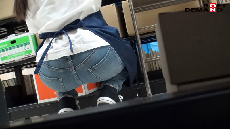 仕分け作業中にムラついたら、即ヌイてくれる倉庫バイトの女子大生。地味な見た目で下品にバキューム。しかも精飲OK。 - サンプル画像 - 4