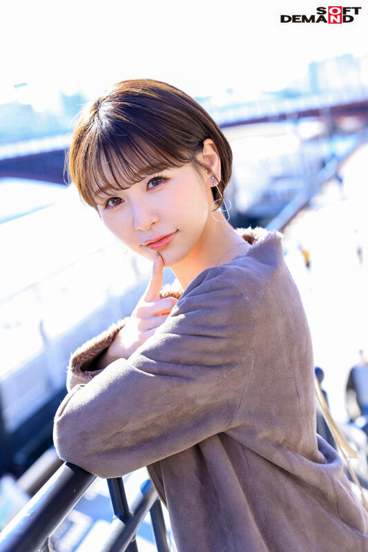 目が合うだけでどこでもベロチュウしてくる自慢の年上彼女はキスで勃起した僕をすぐラブホに連れて行きたがるのでいつもデートになりません 都築亜美 - サンプル画像 - 19