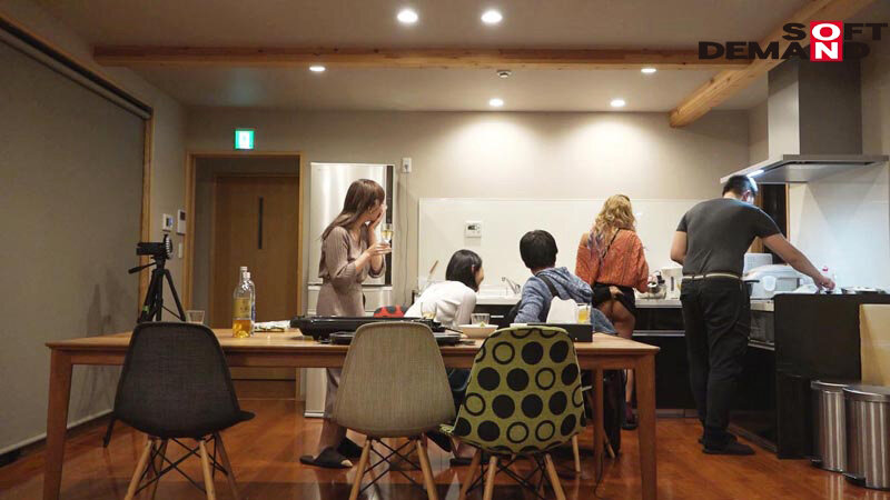彼氏彼女がいてもAVに出ている性欲の強い男女が18時間一緒に過ごしたらどうなるのか？【セックス観察ドキュメンタリー】 - サンプル画像 - 4