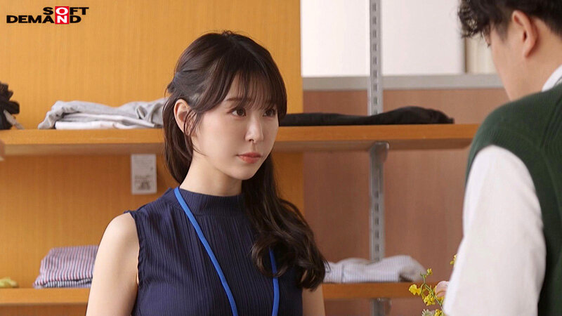 片想いしているショップ店員に勇気を出してデートに誘ったが見事に撃沈、彼女を自分のものにしたい僕はキメセクしまくってしまった…。 都築亜美 - サンプル画像 - 4