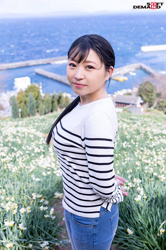 4人の子どもはわんぱく盛り。学校がある日、ママはオンナになってきます。片岡恵美 36歳 AV DEBUT - サンプル画像 - 2