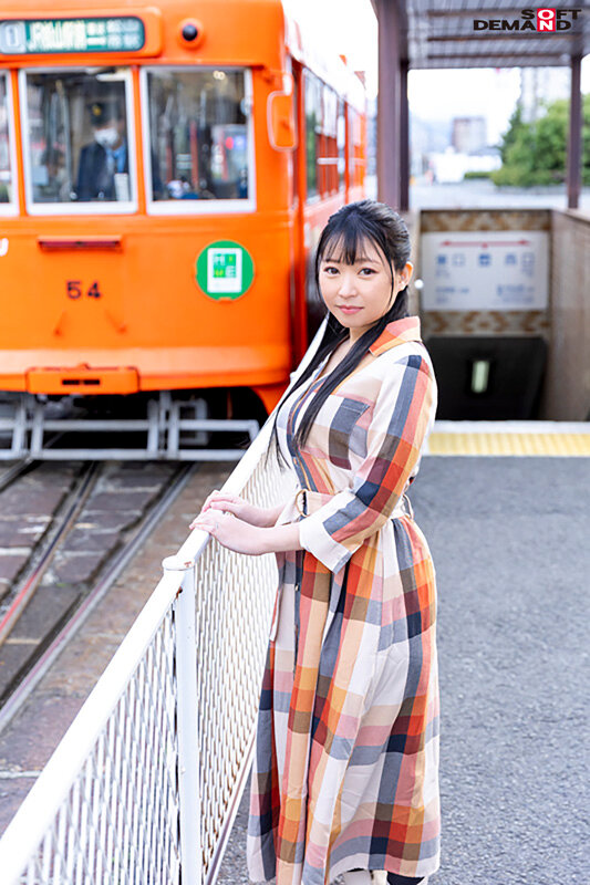 4人の子どもはわんぱく盛り。学校がある日、ママはオンナになってきます。片岡恵美 36歳 AV DEBUT - サンプル画像 - 4
