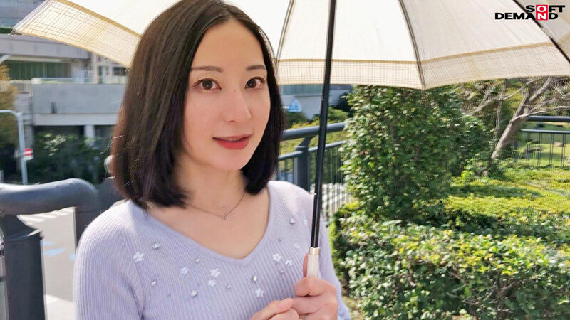 都会の喧騒に紛れてもひときわ目立つ長崎生まれの清楚な奥さん 足立友梨 32歳 第2章 タイムリミットは19時―許される時間いっぱいまで背徳の快楽を愉しむため日帰り上京しひたすらイカされ続ける8時間【圧倒的4K映像でヌク！】 - サンプル画像 - 4