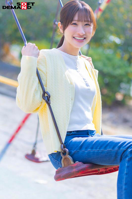 4人のこども達を育てる 優しい笑顔のシングルマザー 清水夏希 34歳 AVDEBUT - サンプル画像 - 2