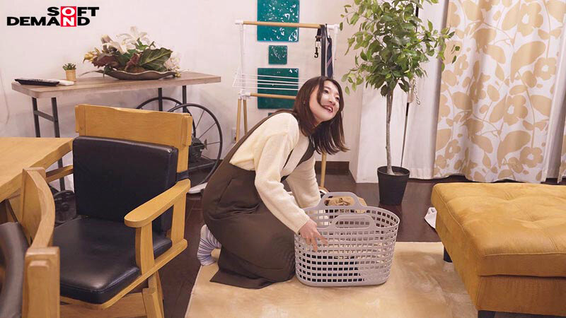 有澤まゆか 36歳 明るいママさんが年下絶倫男子宅で家事、料理、性欲のお供 絶倫男子たちに無限に発射されちゃう1日奥さん - サンプル画像 - 11