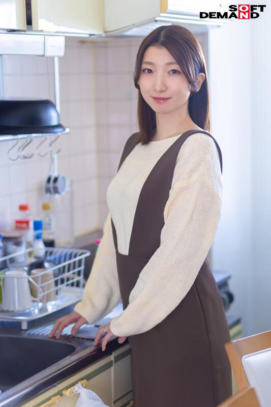 有澤まゆか 36歳 明るいママさんが年下絶倫男子宅で家事、料理、性欲のお供 絶倫男子たちに無限に発射されちゃう1日奥さん - サンプル画像 - 2