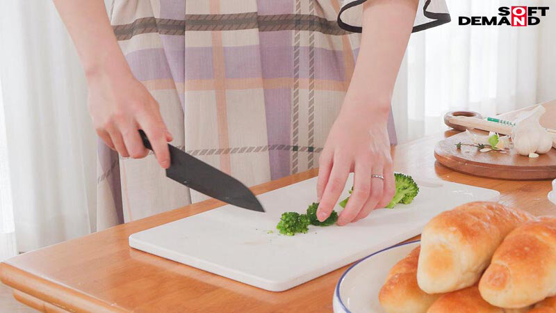 有澤まゆか 36歳 最終章 ずっとコンプレックスだった私の大きなあえぎ声 思う存分ひけらかして人生最高に感じたい 小さな森の中のペンションで絶叫中出しイカセ - サンプル画像 - 11