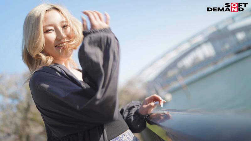 「AVってどのくらい貰えるんですか？」仕事も子育ても大変だけど、セックスはもちろんしたい。大阪在住の金髪シンママ 渋谷月季 31歳 AV DEBUT - サンプル画像 - 13