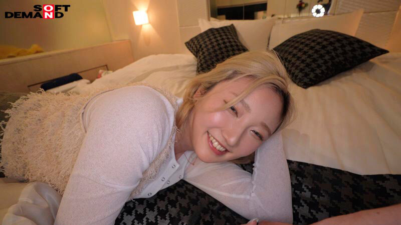 「AVってどのくらい貰えるんですか？」仕事も子育ても大変だけど、セックスはもちろんしたい。大阪在住の金髪シンママ 渋谷月季 31歳 AV DEBUT - サンプル画像 - 3