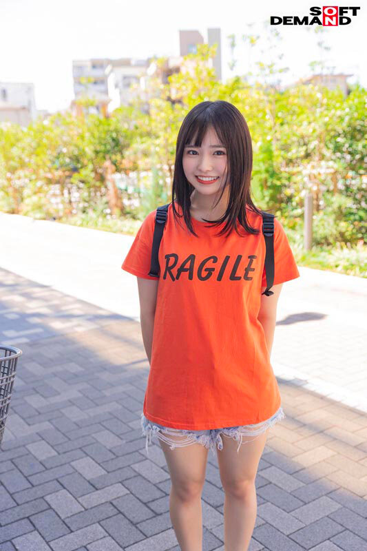 マジックミラー号 絶対に気持ちよくなってはイケない！！！愛する彼氏とはミラー越し30cmの状況でくすぐり我慢ゲームと称して凄腕AV男優の妙技でHにいじくりたおす！！！見てるこっちが恥ずかしくなるほどの熱熱カップルさん5組収録 - サンプル画像 - 2