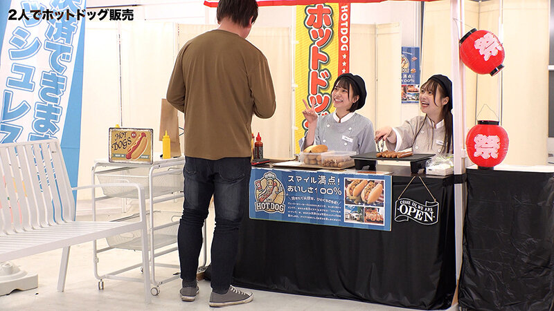 人気 AV 女優が挑戦！イカサレ屋台の中で 潮吹きながらホットドッグ売ってください！天馬ゆい 赤名いと - サンプル画像 - 14