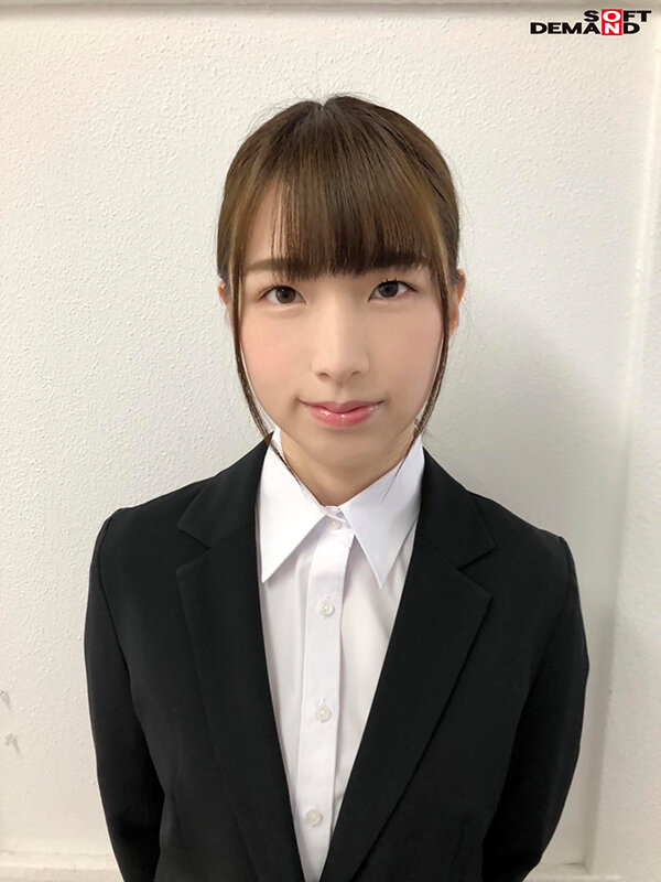 現場裏でパソコンを叩くプロモーション部の若手女子社員に突撃！野球拳プロモーション部岡副美紀 - サンプル画像 - 2
