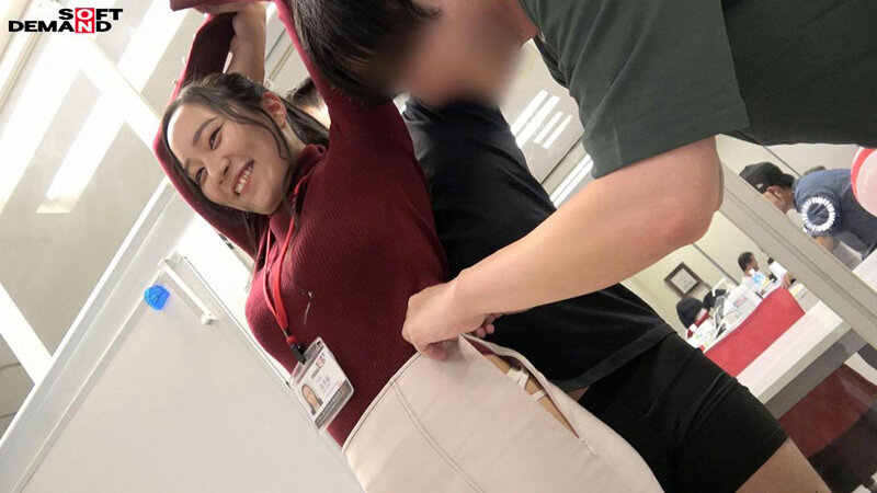 仕事そっちのけで応援する同僚達の前で普段おカタイ鳥井さんはイカされてしまう。SOD女子社員 ハダカになるより恥ずかしい！ 脱ぎキャンBOX野球拳 宣伝部 中途1年目 鳥井恵 - サンプル画像 - 4
