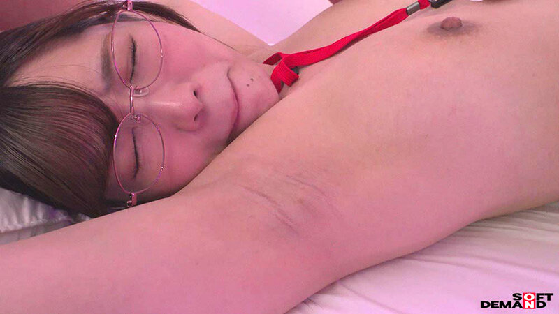 恥ずかしくって顔もアソコも真っ赤になったグラマラス エロボディ ハダカになるより恥ずかしい！脱ぎキャンBOX野球拳 プロモーション部 中途2年目 佐野星彩 - サンプル画像 - 6