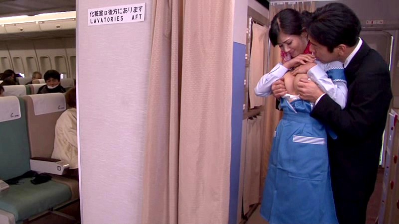 美人CAの卑猥な腰つき 欲情AIR LINE 麻生希 - サンプル画像 - 16