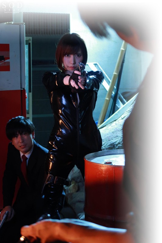 ヘタレな僕を救いに来た先輩女捜査官が悪の組織に輪●されているのを見てフル勃起 七海ティナ - サンプル画像 - 13