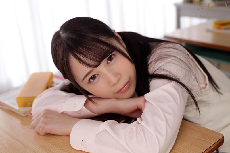 誰にもバレないように校内でこっそりハメられちゃう押しに弱い制服美少女 白川ゆず - サンプル画像 - 2