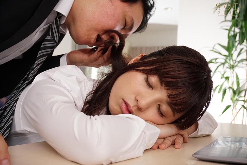 テレワーク在宅勤務中の誰もいない会社のオフィスに彼氏持ち美人部下と二人きり…9時出勤から17時定時、更に残業してまでず～っとハメっぱなし勤務。締切を忘れるほどに何度も絶頂イキ狂い続けた！ 朝比奈ななせ - サンプル画像 - 9