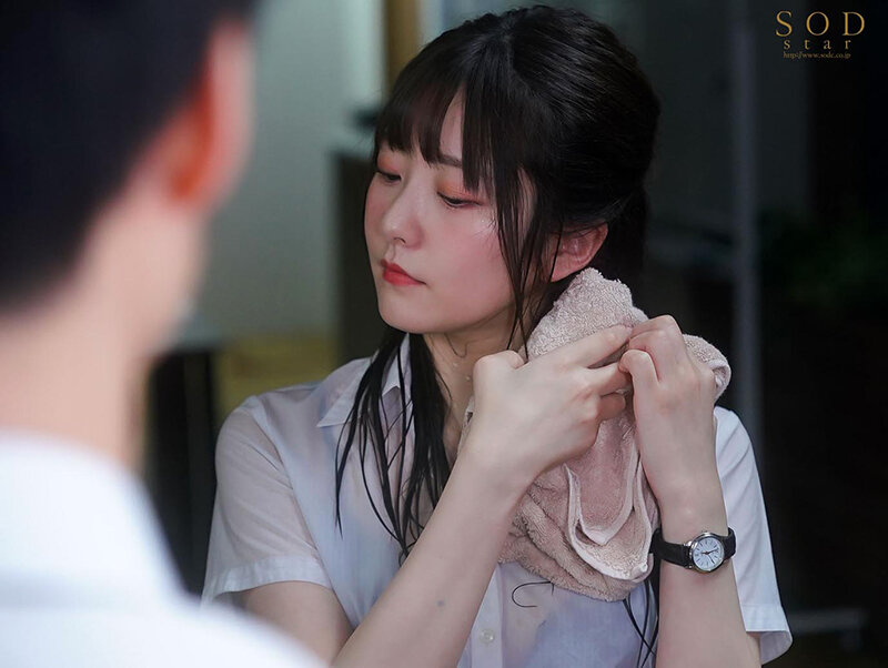 ゲリラ豪雨の夜に憧れの女上司と会社で2人きり…帰れなくなった僕らは朝までSEXしまくった 青空ひかり - サンプル画像 - 2