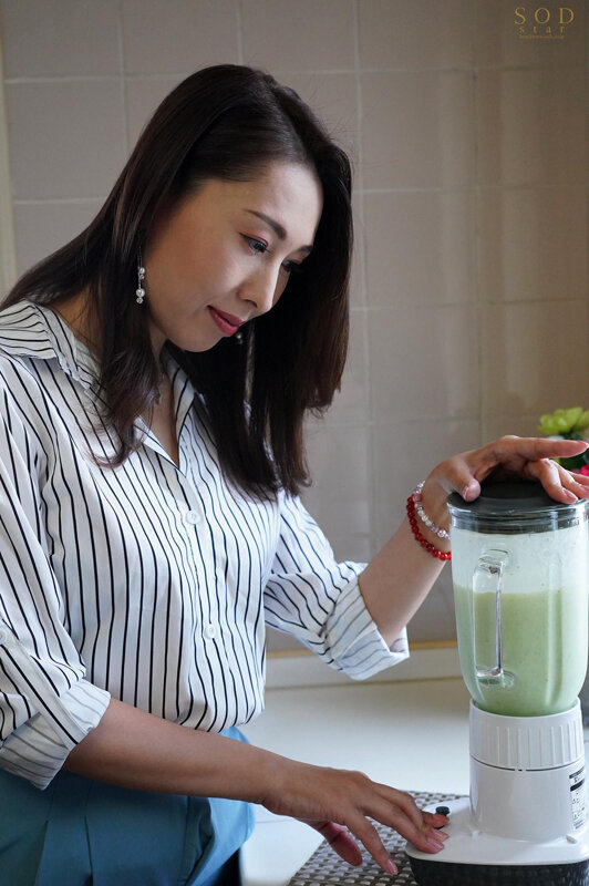 僕は子供部屋おじさんです。母で性欲処理をすませています。東京港区 白金高輪に住むママ 佐田茉莉子 - サンプル画像 - 3