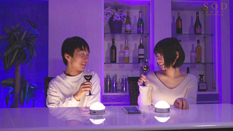 ロケ帰り相部屋NTR 大雪で東京に帰れなくなったお天気お姉さんが仕事の愚痴を聞いてくれる新人ADと朝まで一晩中何度もヤリまくった。天宮花南 - サンプル画像 - 3