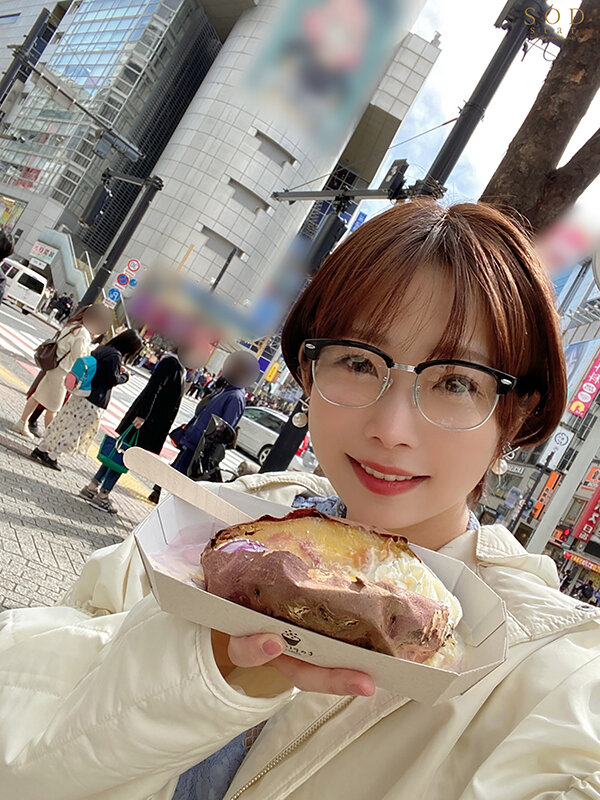 底辺Y○uTuberが渋谷で大暴走！？紗倉まなに転生できました！ - サンプル画像 - 3
