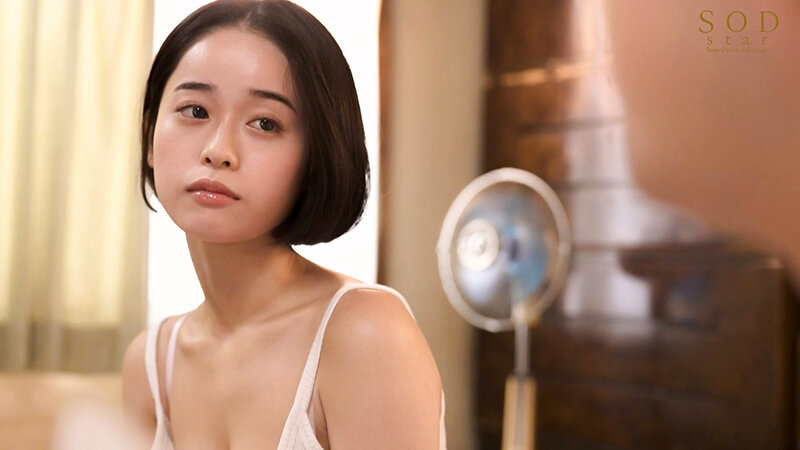 盆休みの帰省中、近所のミナモと久しぶりの再会。うだるような暑い季節に成長してどちゃクソ可愛くなっていた幼馴染と三日三晩生ハメしまくった。 MINAMO - サンプル画像 - 3