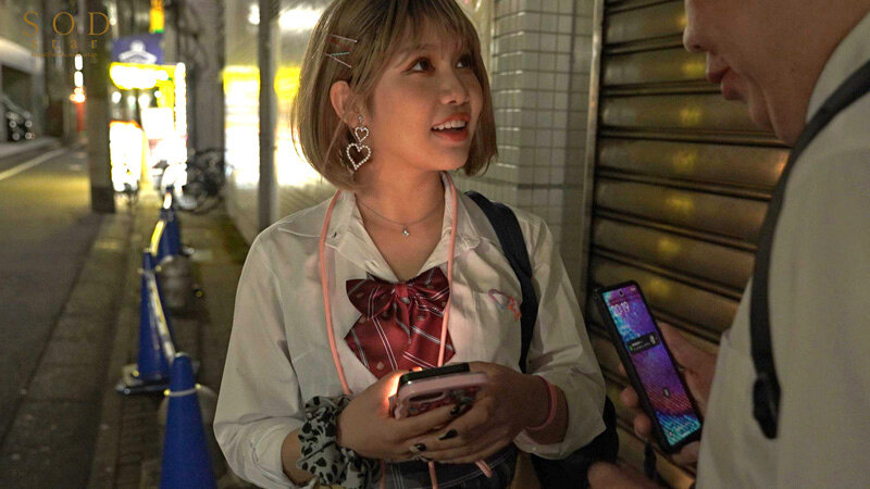 【夏といえば水着！SODstar全員ビキニ祭】地元で有名な超絶ヤリマンギャルに何発も精子を搾り取られた夏の思い出 百仁花 - サンプル画像 - 11