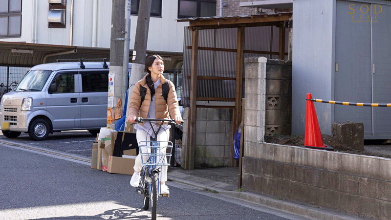 引きこもり訪問支援 ゴミ屋敷に放置された大量のシコティッシュに見かねて内緒でチンカス塗れのチンチンを笑顔で性サポートしてくれる優しいお手伝いさん 本庄鈴 - サンプル画像 - 3