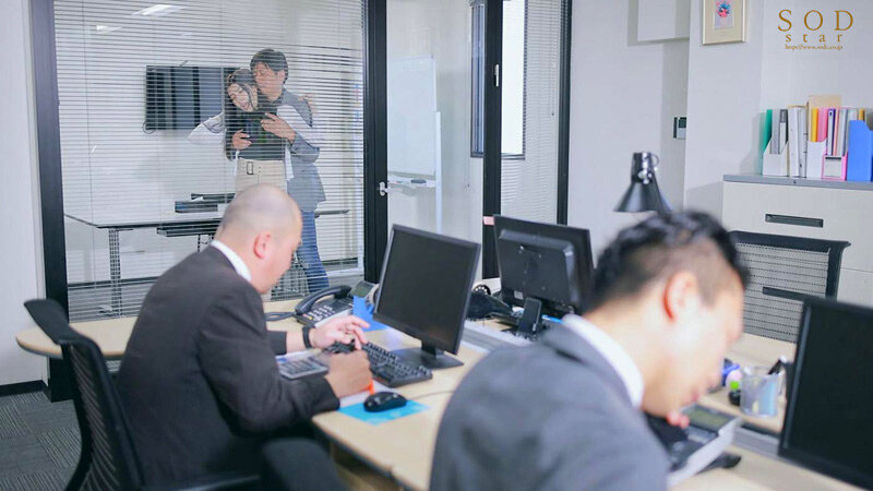 俺しか知らないカノジョの変態な素顔。社内で美人と評判のKサンと秘密のオフィスラブ。高嶺の花で近寄りづらいと思われてるけど、実は求められたらいつでもどこでもエロいリクエストに応えてくれるドMカノジョです。 神木麗 - サンプル画像 - 11