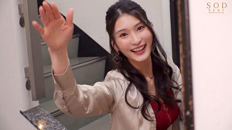 ‘THE即尺！’ 突撃！突然チ○コをおしゃぶりしまくるフェラ大好きお姉さん！ 唾液だらだらディープスロート＆トルネードフェラでたっぷり射精 本庄鈴 - サンプル画像 - 3