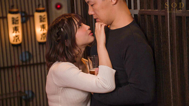 酔うとキス魔になっちゃう若妻と町内会の忘年会で旦那に隠れて何度もベロちゅう不倫。 唯井まひろ - サンプル画像 - 3
