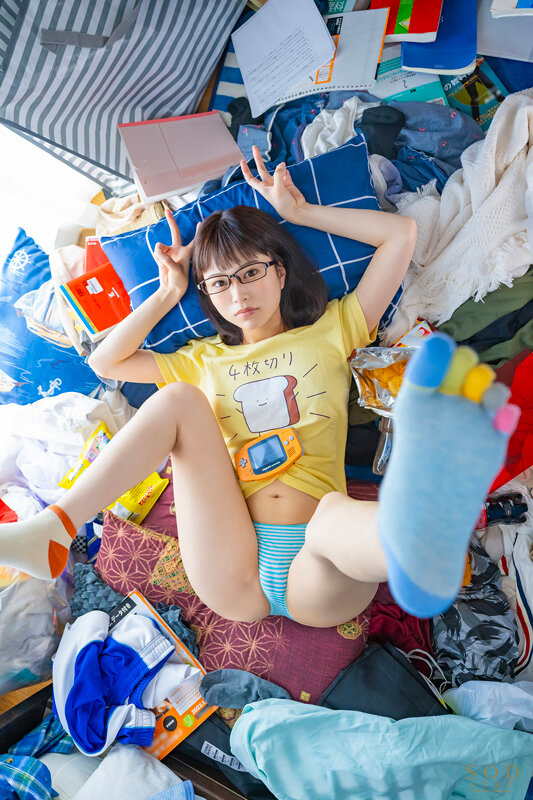 アラサー喪女ニート2 母親と喧嘩して家出した従姉が自宅へ来て、自分よりクソニートだとレッテルを貼られた。 隠れ巨乳の従姉（27） 天宮花南 - サンプル画像 - 2