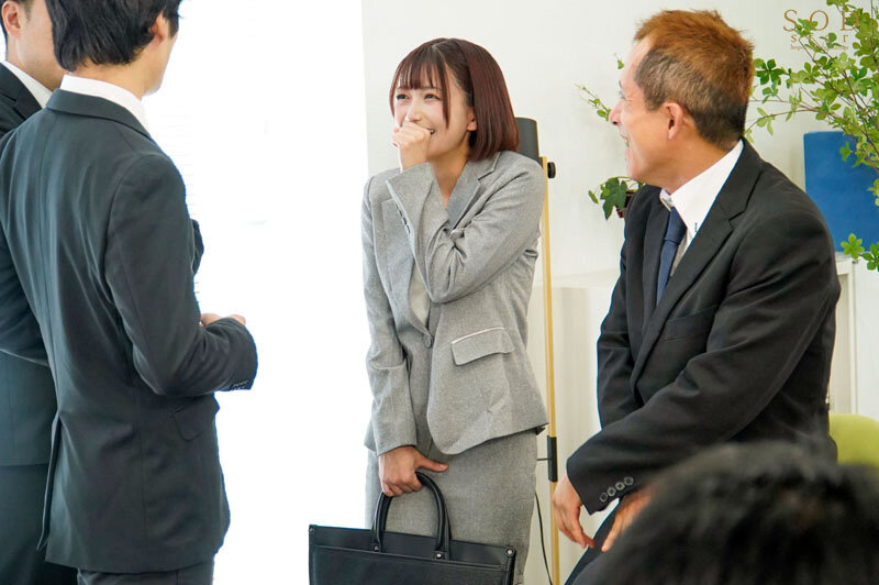 中途入社のOLは気弱でノーマル性癖な同僚たちをドSに目覚めさせてしまうほどのイジメられたがりドM女でした。 星乃莉子 - サンプル画像 - 2