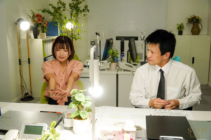 中途入社のOLは気弱でノーマル性癖な同僚たちをドSに目覚めさせてしまうほどのイジメられたがりドM女でした。 星乃莉子 - サンプル画像 - 4