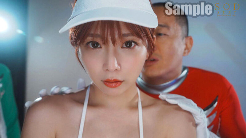 ヒーローショーの司会進行をしている元気で明るいお姉さんのお仕事は、楽屋裏で性欲処理として中出し輪●される事も含まれています。 紗倉まな - サンプル画像 - 13
