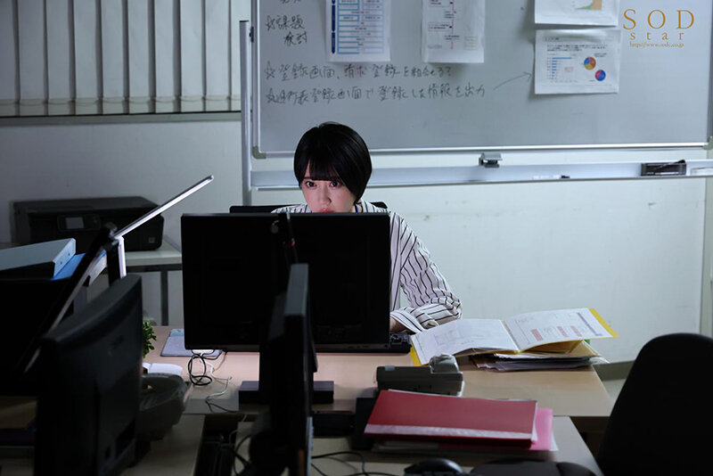 串刺しPtoMレ×プ 大量中出しされた後のマ●コに入った白濁チ●ポで上下穴封鎖！ 声も出せずに身悶えしかできない美人キャリアウーマンOL‘夏目響’ - サンプル画像 - 16