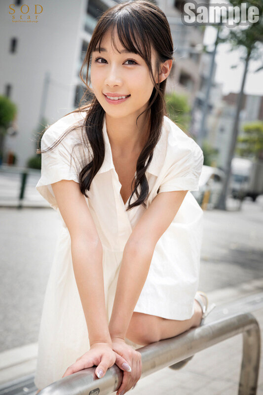 あなたのお宅に凸ります！圧倒的、低身長・軟体スレンダーの体で素人男性の要望を何でも聞いてくれる癒しの女神！ 斉藤帆夏 - サンプル画像 - 2