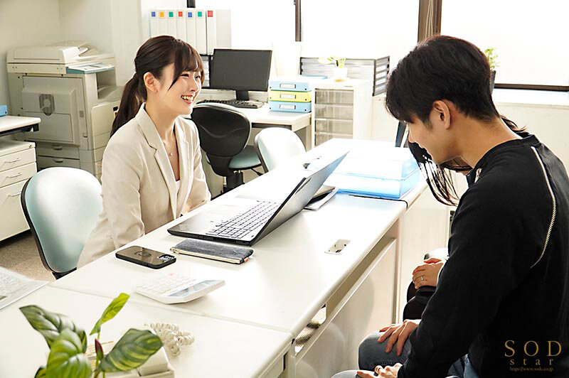 内見にきた新婚夫婦の旦那を寝取って契約成立させる不動産レディの生ハメ中出し営業 青空ひかり - サンプル画像 - 2