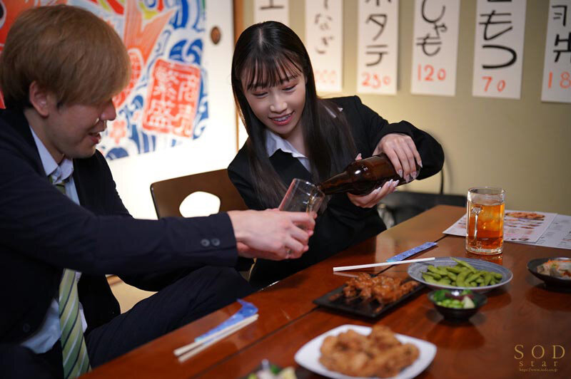 「大丈夫？アパート近いんだけど休んでく？」新入社員だけの飲み会で潰れた僕を親切丁寧に介抱してくれた優しい同期の無防備な部屋着がヤバ過ぎて気づいたら朝までヤリまくっていた話。（実は逆お持ち帰りでした。 斉藤帆夏 - サンプル画像 - 3