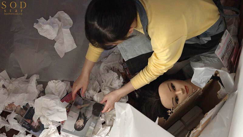 引きこもり訪問支援 ゴミ屋敷に放置された大量のシコティッシュに見かねて内緒でチンカス塗れのチンチンも笑顔で性サポートしてくれる優しいお手伝いさん 小湊よつ葉 - サンプル画像 - 5