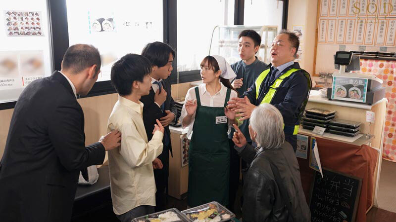町のマドンナお弁当屋のひかりさんは8時間勤務後に夜な夜な客を試食しまくり胃も身体も虜にする。青空ひかり - サンプル画像 - 12
