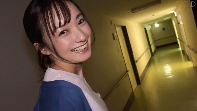 検査入院のため訪れたクリニックで偶然再会した元カノナースと、夜勤中こっそりいたるところで生フェラ＆ベロチューしまくった。 渚恋生 - サンプル画像 - 17