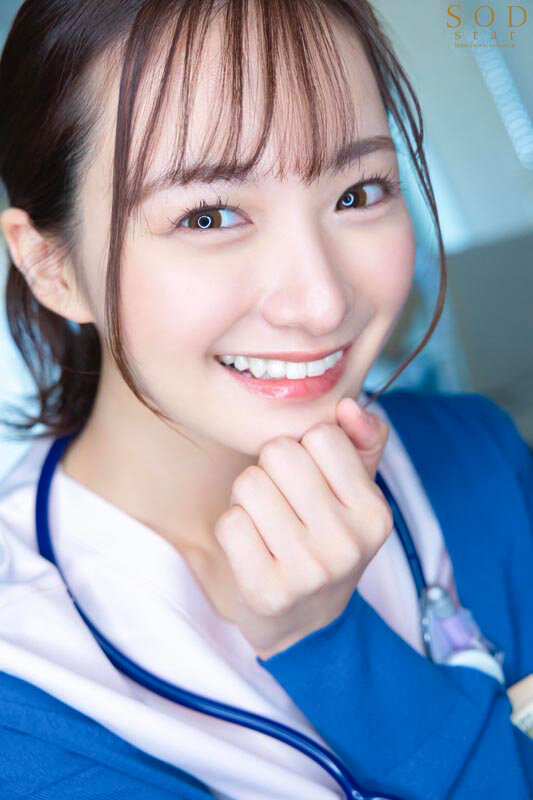 検査入院のため訪れたクリニックで偶然再会した元カノナースと、夜勤中こっそりいたるところで生フェラ＆ベロチューしまくった。 渚恋生 - サンプル画像 - 20