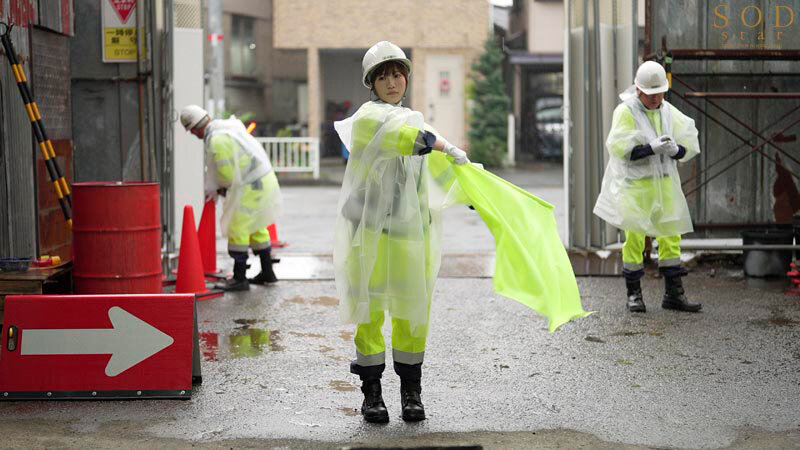 夫婦のこれからのために始めた交通誘導バイトで出会った年下ガテン系と待機中不倫SEX 天宮花南 - サンプル画像 - 3