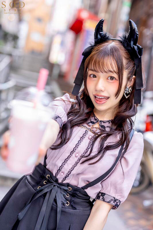 3匹のキモおじを生意気な地雷系メスガキがいいなりペット化！1日中どこでもず～っと4P乱交デート！ 葵ななせ - サンプル画像 - 2