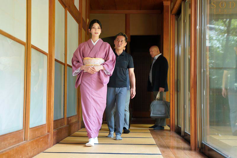 体を張ったおもてなしで経営難を立て直す温泉若女将 コンパニオンは私一人ですが晩酌でも宴会遊びでも中出し接待でも何でもご要望ください。ただしお代はきっちりいただきます… 本庄鈴 - サンプル画像 - 11