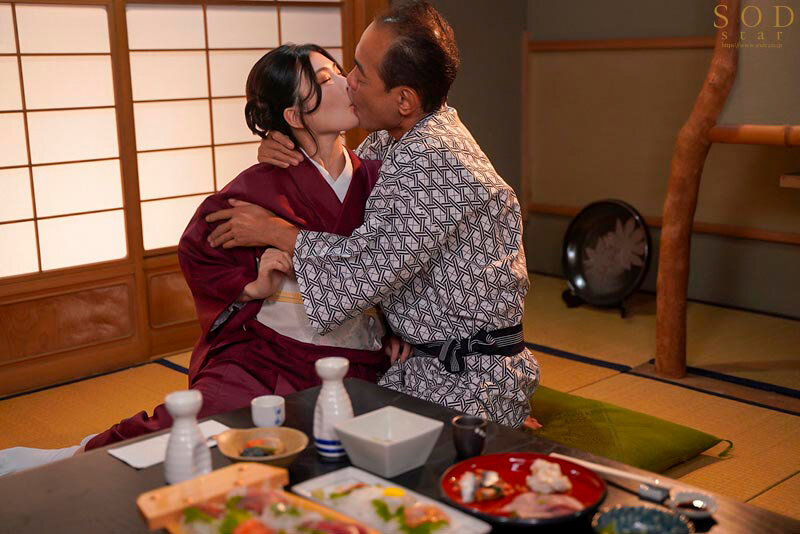 体を張ったおもてなしで経営難を立て直す温泉若女将 コンパニオンは私一人ですが晩酌でも宴会遊びでも中出し接待でも何でもご要望ください。ただしお代はきっちりいただきます… 本庄鈴 - サンプル画像 - 4